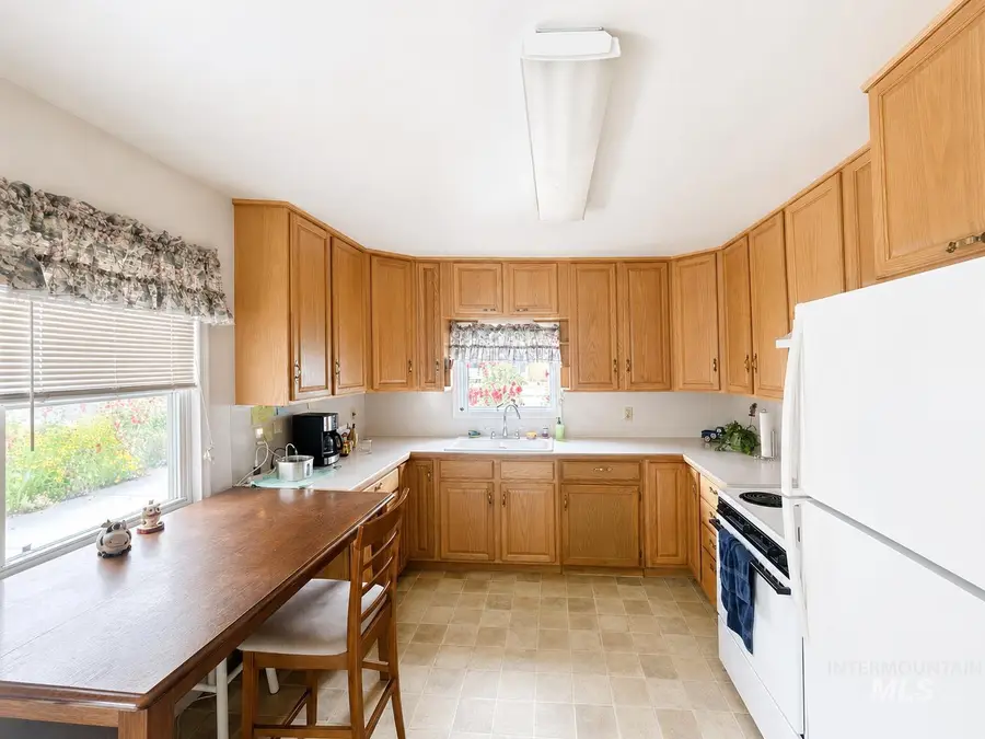 604 8th Ave E, Jerome, ID 83338 - #3