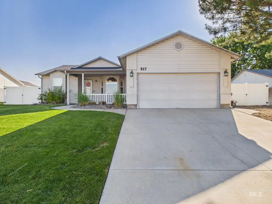 517 W Palmer Dr, Nampa, ID 83686 - #3