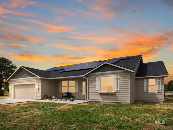 1900 Thomas Ln, Emmett, ID 83617
