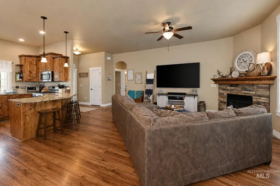 1411 W Raelin Dr, Nampa, ID 83686 - #3