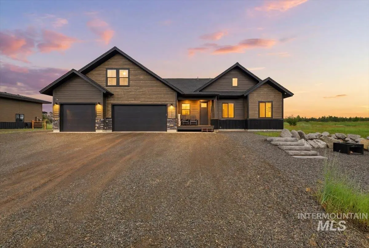 13152 Hawks Bay Rd, Donnelly, ID 83615 - #1