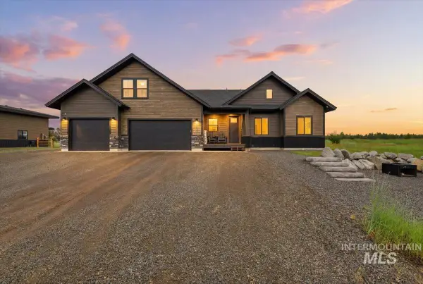 13152 Hawks Bay Rd, Donnelly, ID 83615