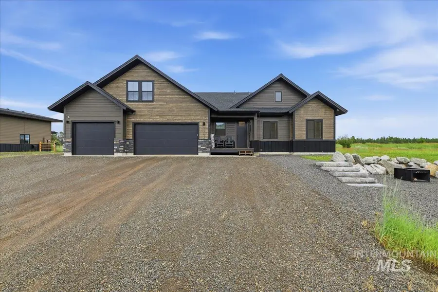 13152 Hawks Bay Rd, Donnelly, ID 83615 - #2