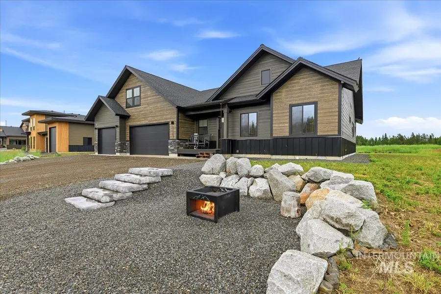 13152 Hawks Bay Rd, Donnelly, ID 83615 - #3