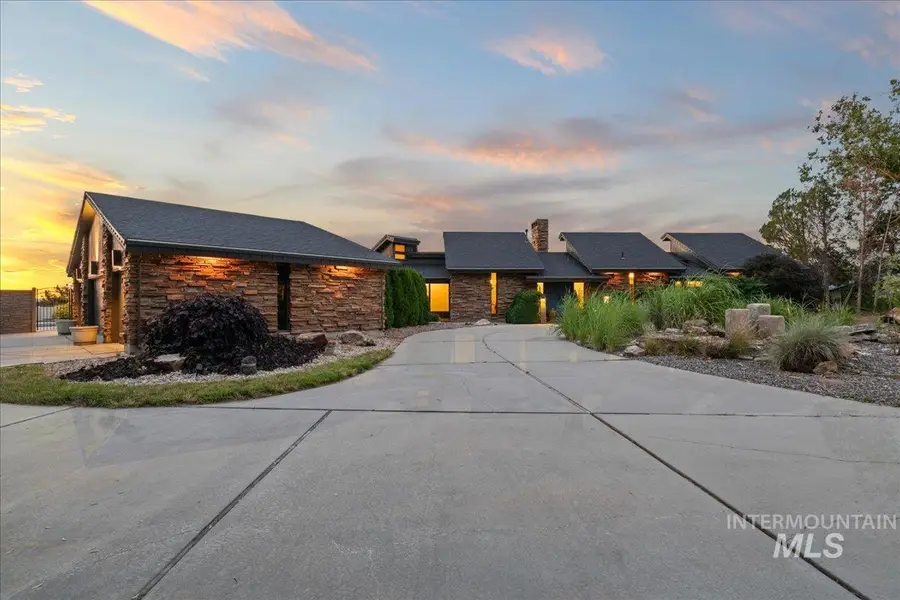 5290 N Sorrento Dr, Boise, ID 83704 - #2