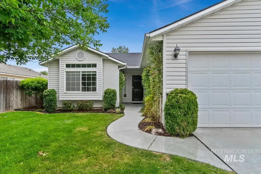 3906 E Clear Springs Dr, Nampa, ID 83686 - #3
