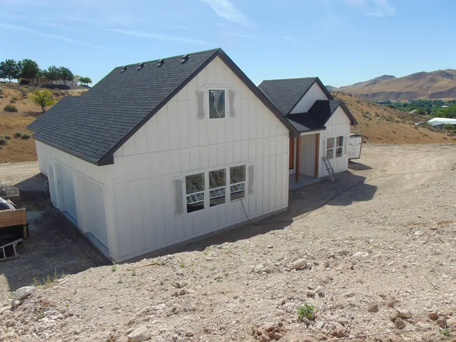 1164 Smith Dr., Vale, OR 97918 - #2