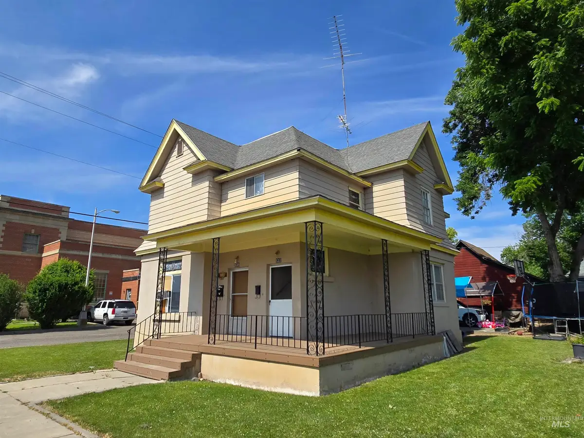 535 & 537 W 1st St, Weiser, ID 83672 - #1
