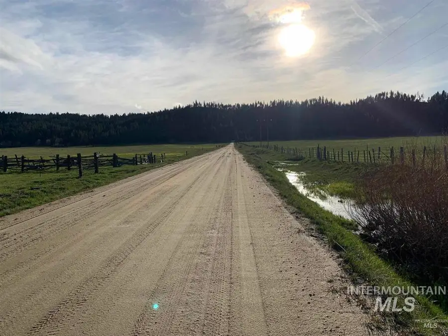 11 Gray Lane, Cascade, ID 83611 - #2