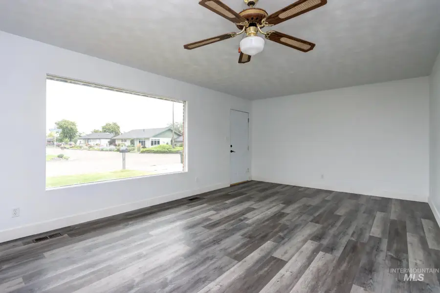 801 Thompson Avenue, Nyssa, OR 97913 - #3