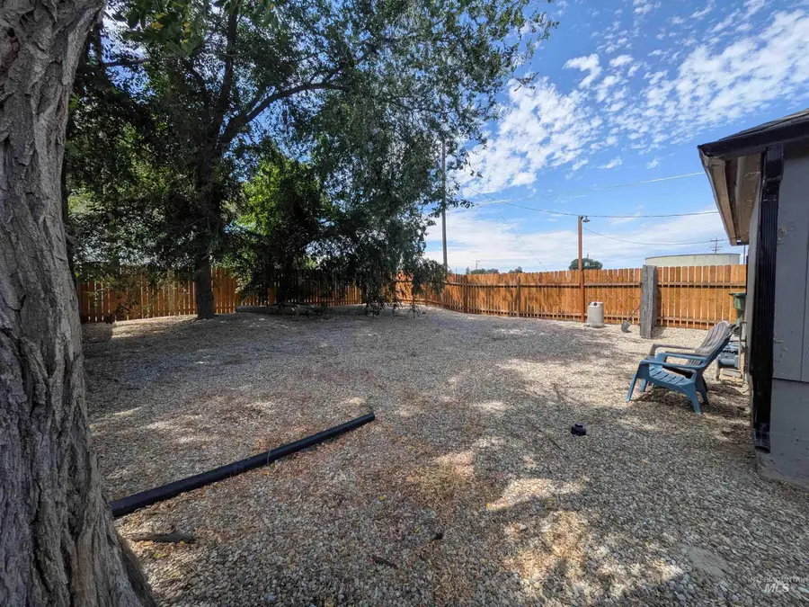 615 SE 6th St, Ontario, OR 97914 - #2