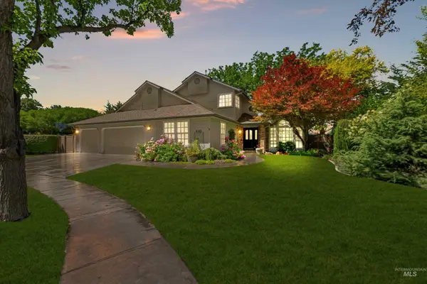 8155 W Burntree Ct, Boise, ID 83704