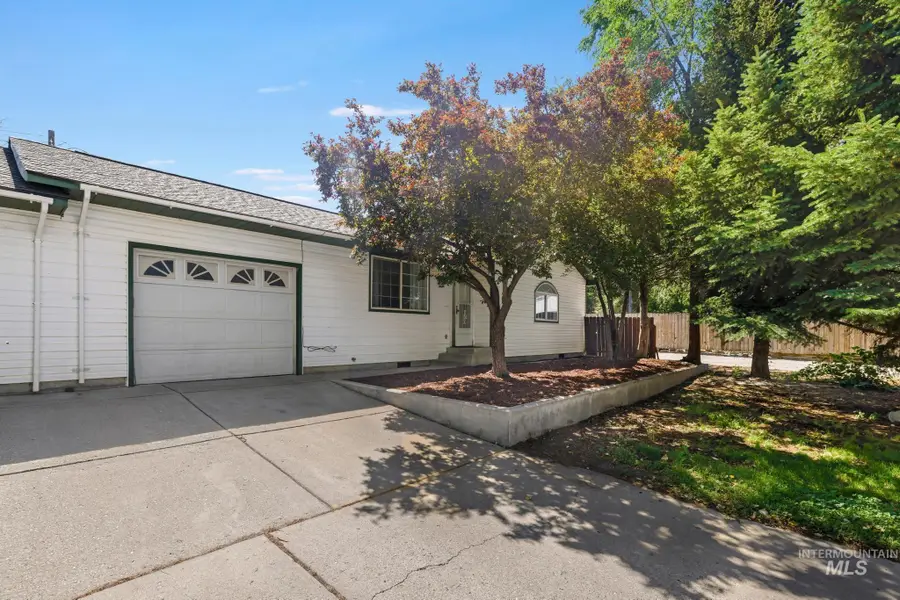 180 Lake St E #D, Hagerman, ID 83332 - #2