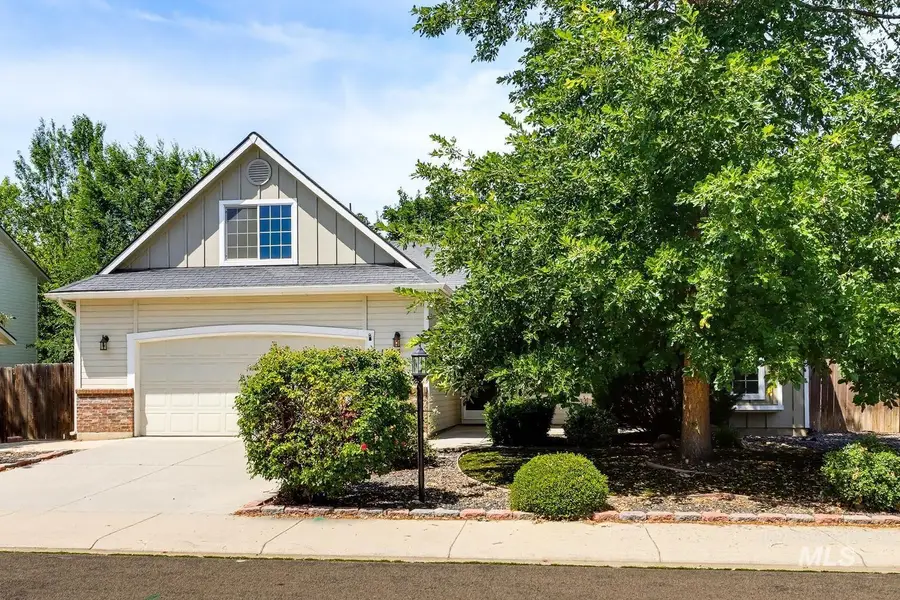 1025 N Portchester Ave, Meridian, ID 83642 - #2