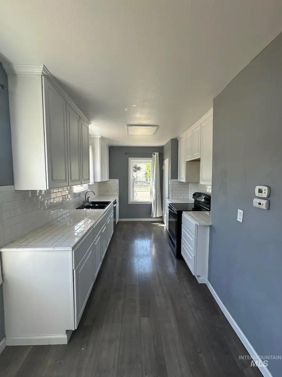 787 SW 3rd St, Ontario, OR 97914 - #2