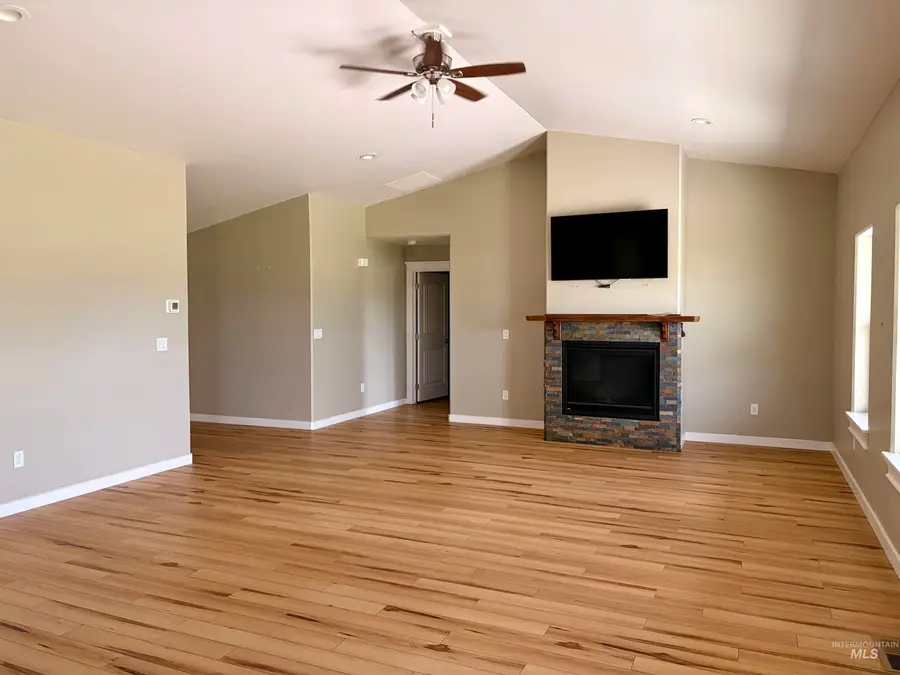 2493 East 3769 North, Twin Falls, ID 83301 - #3