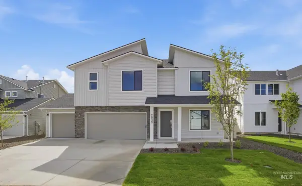 633 W Novak Dr, Emmett, ID 83617