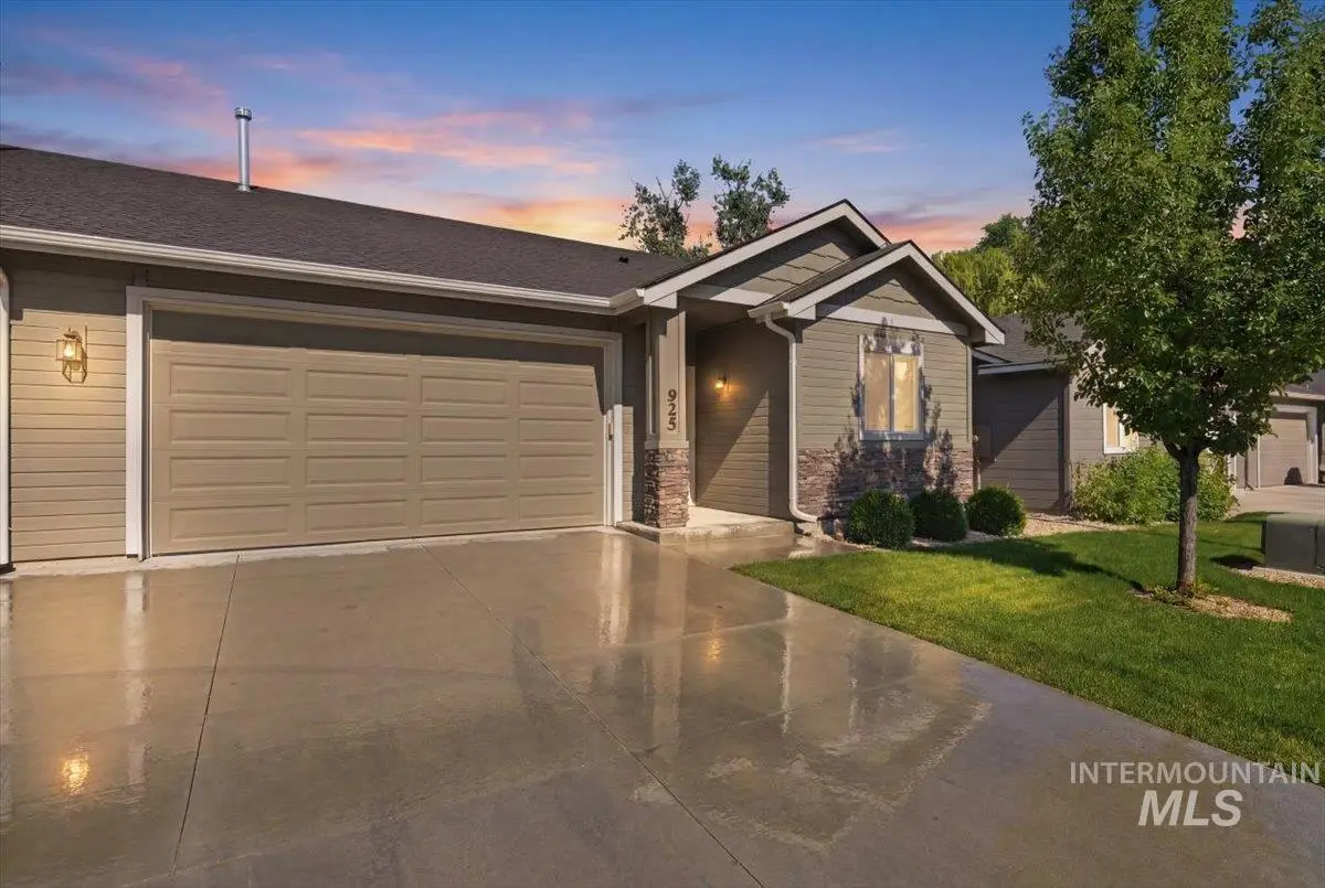 925 S Banner St, Nampa, ID 83686 - #1