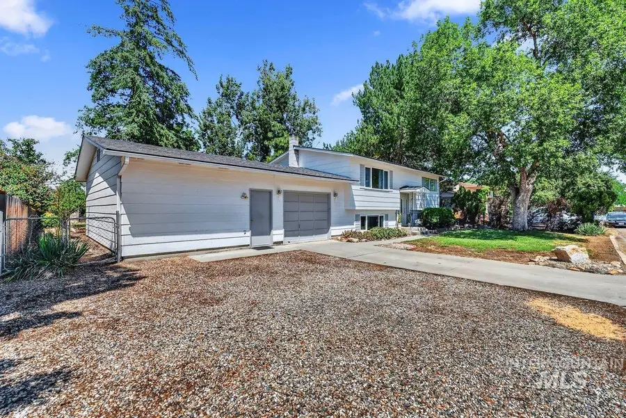 587 Monte Vista Dr., Emmett, ID 83617 - #2