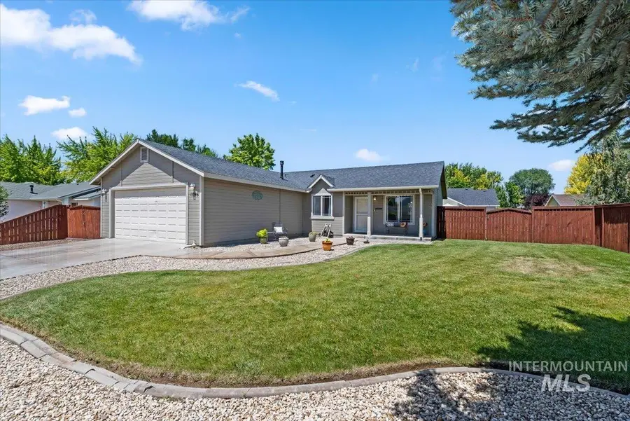 1096 W Nugget St, Kuna, ID 83634 - #3