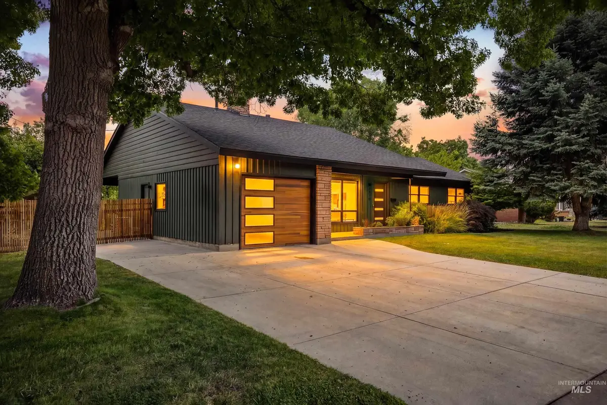 2420 S Hayden Way, Boise, ID 83705 - #1