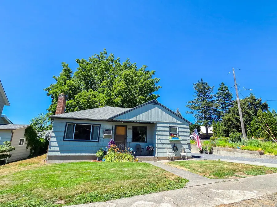 255 N Pine St, Genesee, ID 83832 - #2