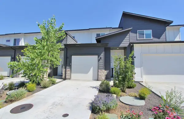 5044 E Woodward Ln, Nampa, ID 83687