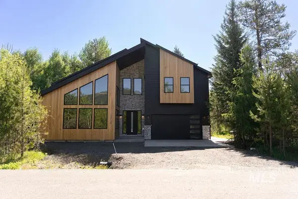 13120 Crane Shore Dr, Donnelly, ID 83615