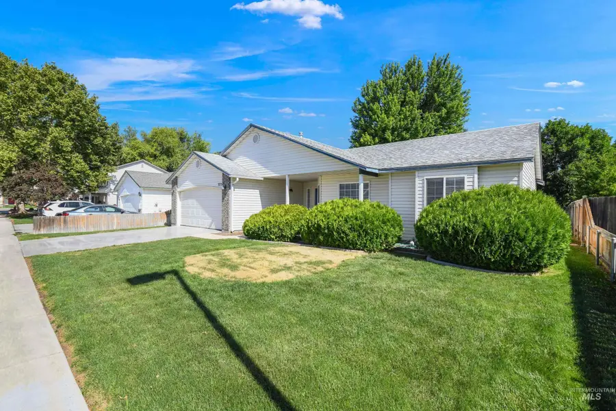 372 W Trophy St, Kuna, ID 83634 - #3
