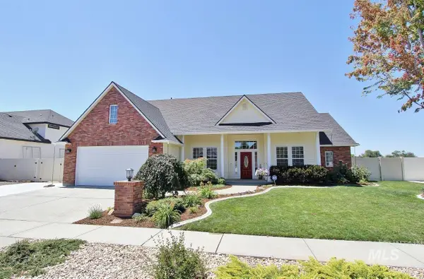 1729 Hickory Ave, Fruitland, ID 83619