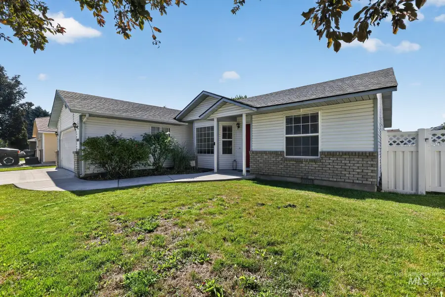 1389 E Tourmaline St, Meridian, ID 83646 - #3