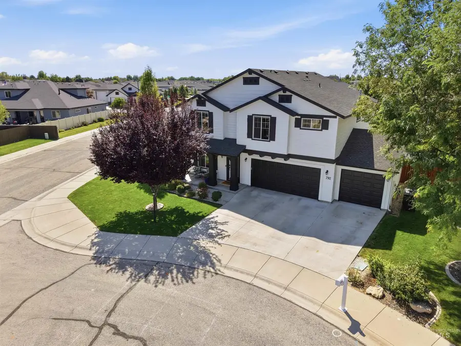 792 W Bird Wing Dr, Meridian, ID 83646 - #3