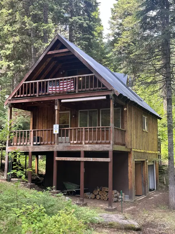 1227 Brown Bear Drive, Cascade, ID 83611