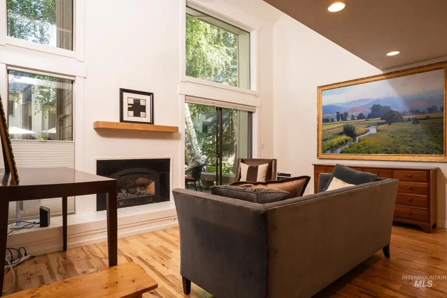 2409 Indian Springs Condo Dr, Sun Valley, ID 83353 - #3