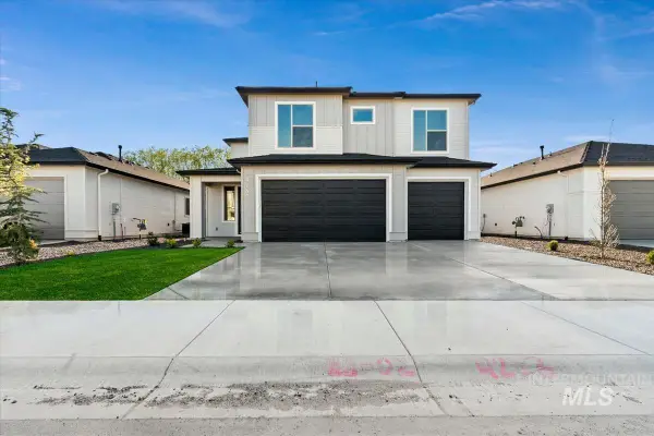 917 S Contusion Ave, Nampa, ID 83687