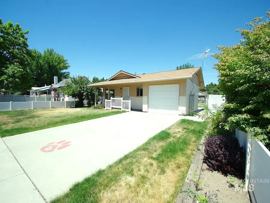 860 E Commercial, Weiser, ID 83672 - #3