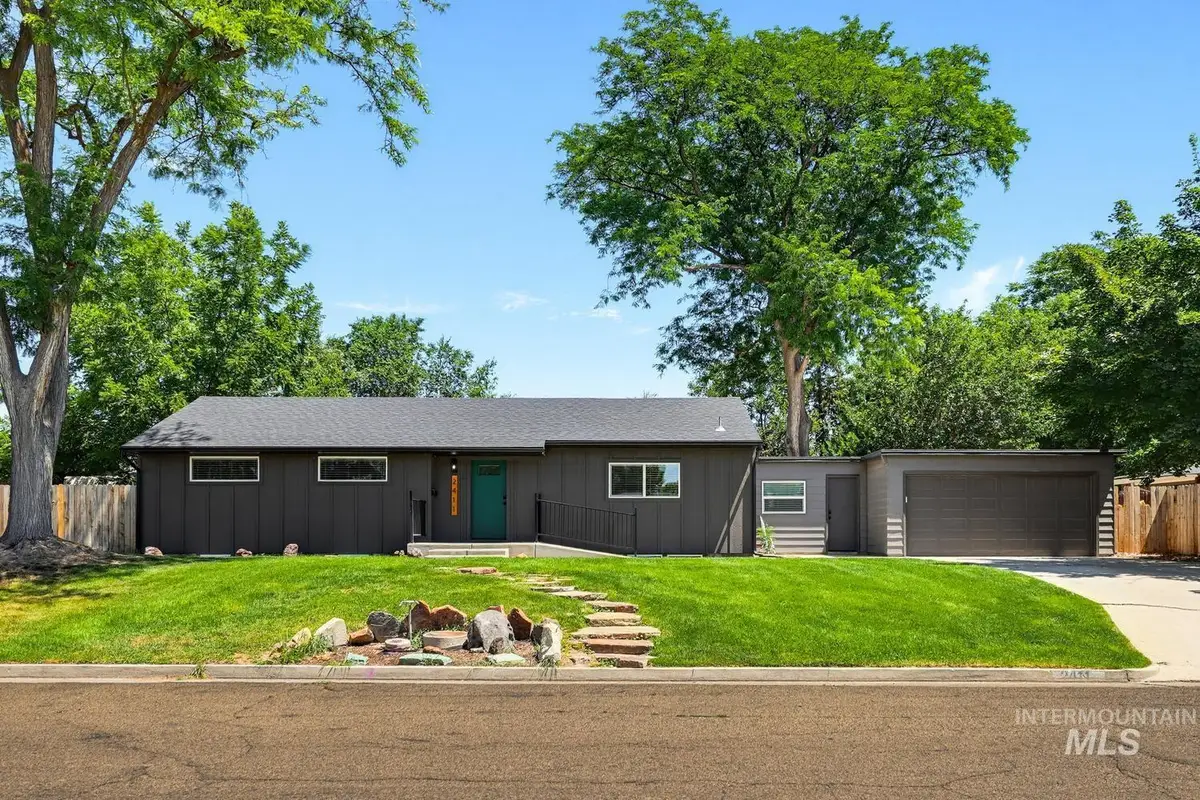 2411 Washington Ave, Caldwell, ID 83605 - #1