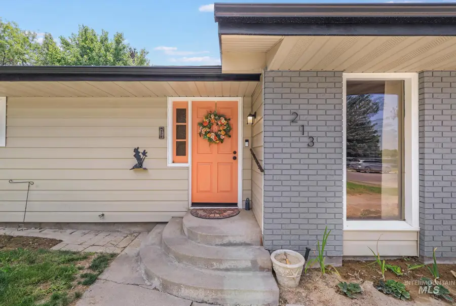 213 N 3rd Ave, Buhl, ID 83316 - #2