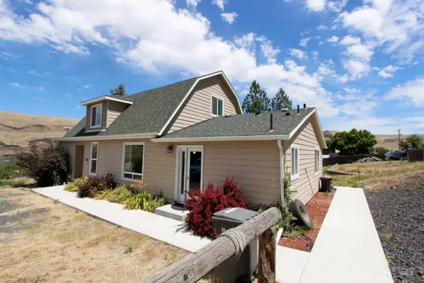 904 3rd St, Asotin, WA 99403