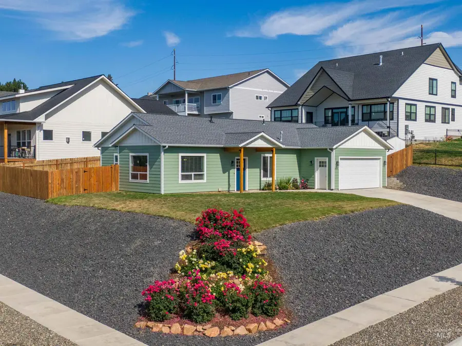 1415 Roxbury Dr, Moscow, ID 83843 - #2