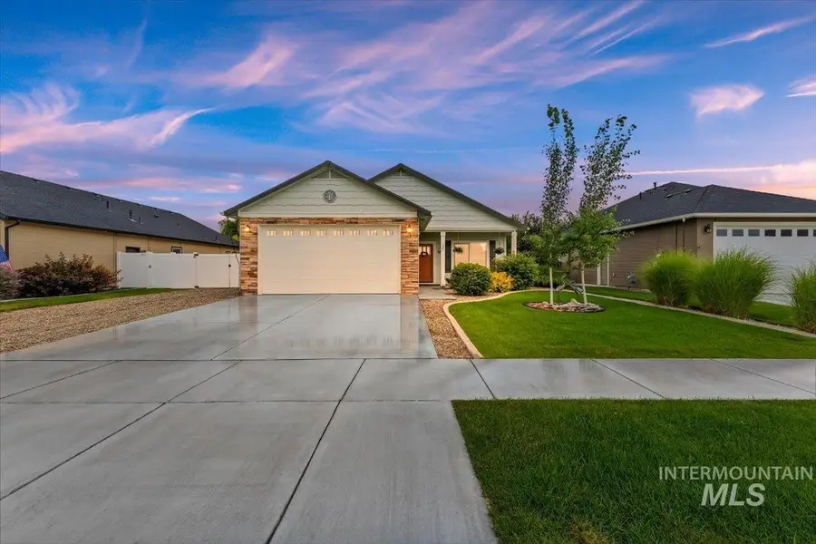 207 E Mckinley St, New Plymouth, ID 83655 - #2