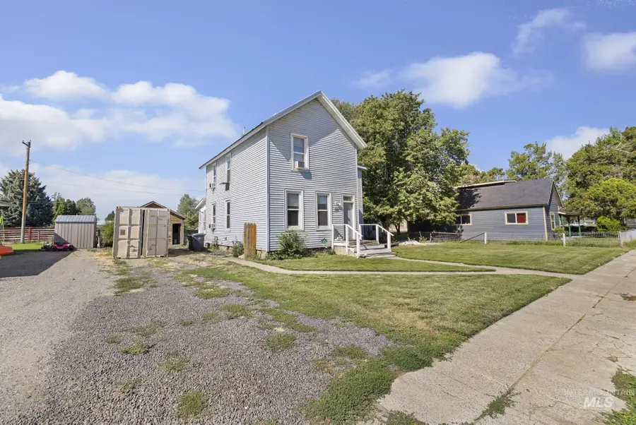 108 E C St, Shoshone, ID 83352 - #3