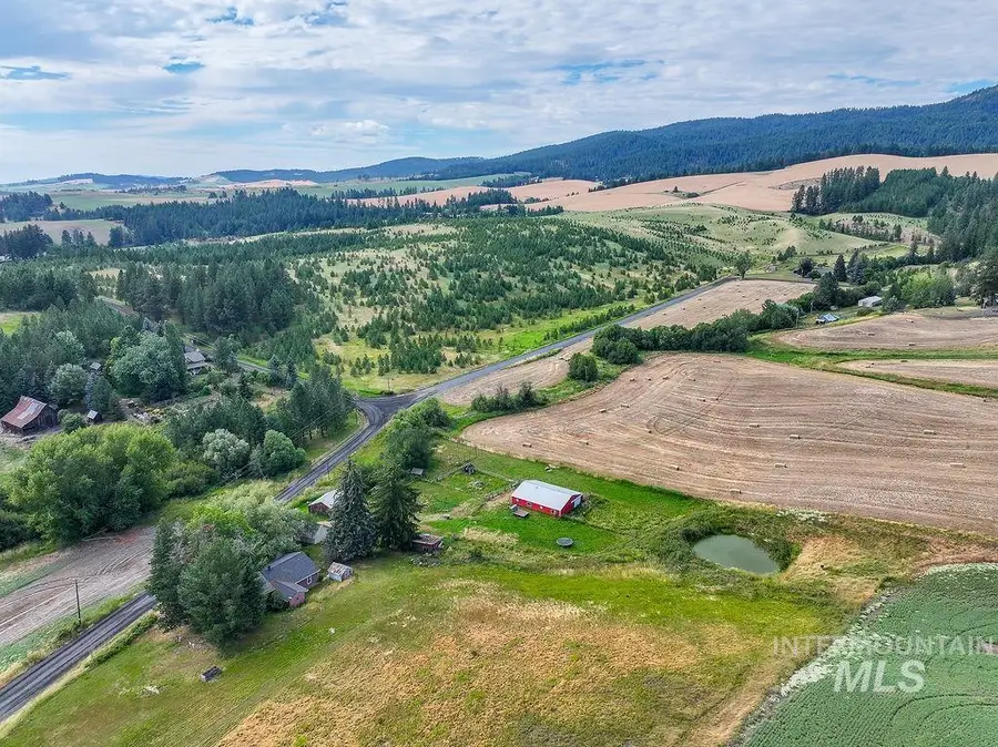 1094 Crumarine Loop, Moscow, ID 83843 - #2