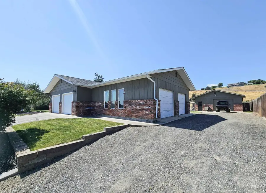 2950 24th St, Clarkston, WA 99403 - #3