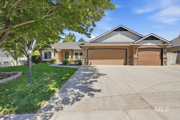 2208 W Kelly Creek Dr, Meridian, ID 83646
