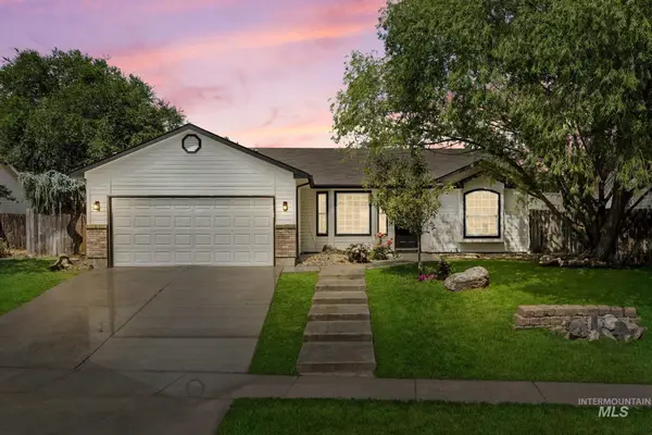 581 N Shady Grove Way, Kuna, ID 83634