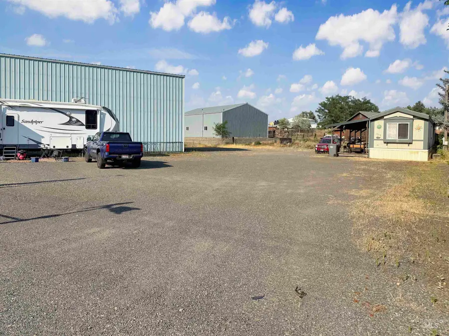 1917 13th St, Clarkston, WA 99403 - #3
