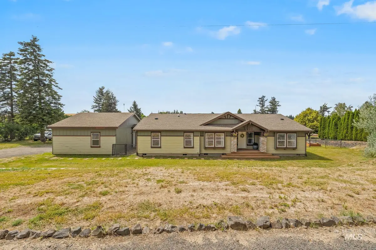 208 S Railroad Ave, Uniontown, WA 99179 - #1
