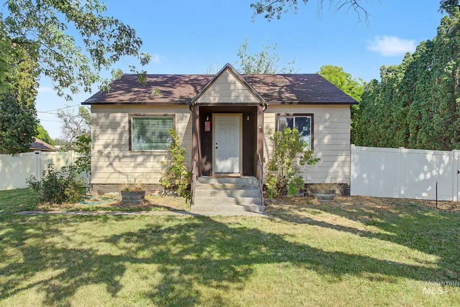 3429 11th St, Lewiston, ID 83501 - #2