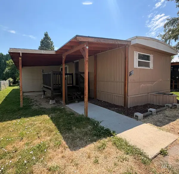 1410 W Flamingo Ave #118, Nampa, ID 83651